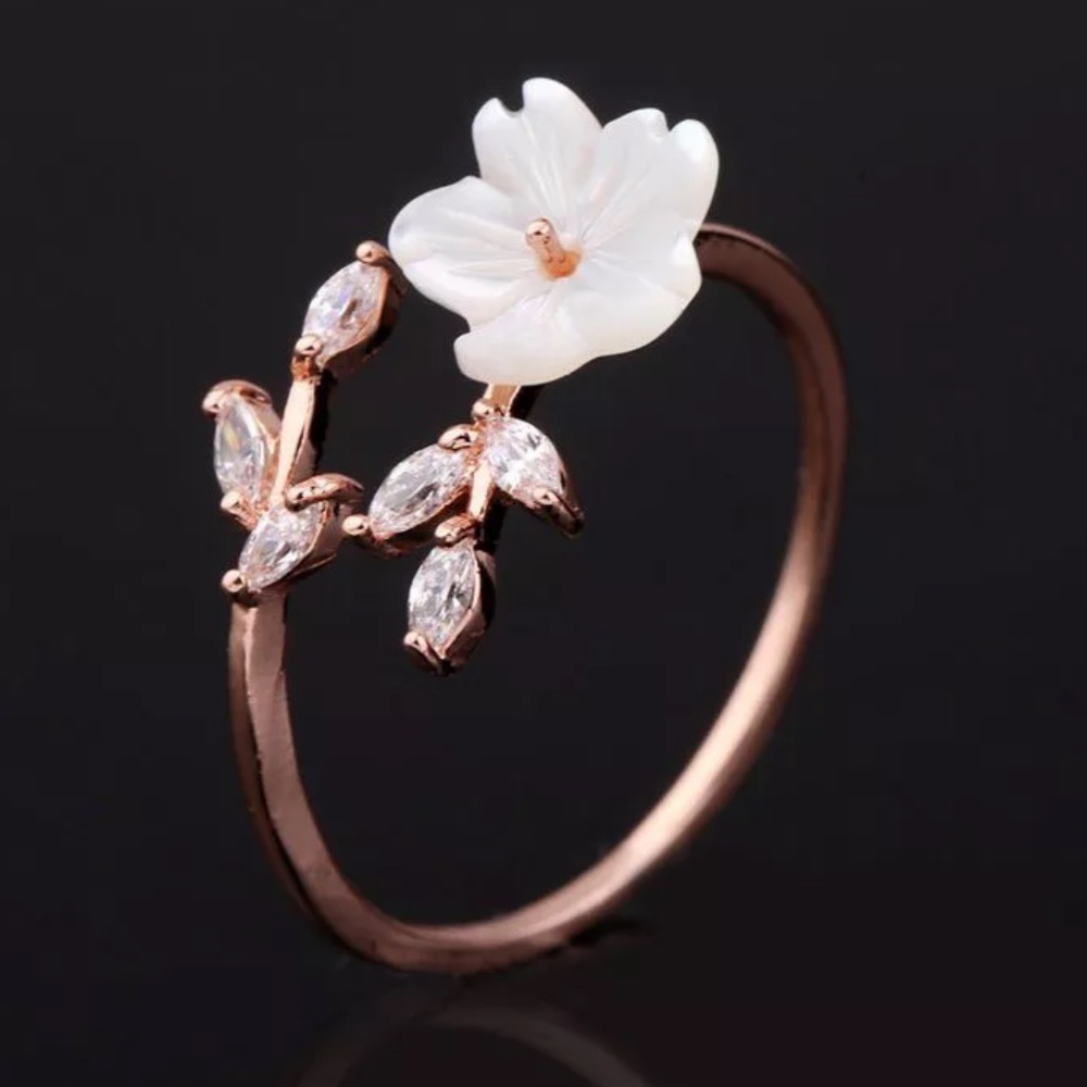 New! “Flower Blossom” Adjustable Women’s Ring - Picture 3 of 7
